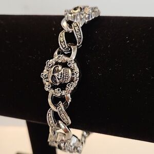 SKULL Antiqued Silverstone 8" Long Bracelet
